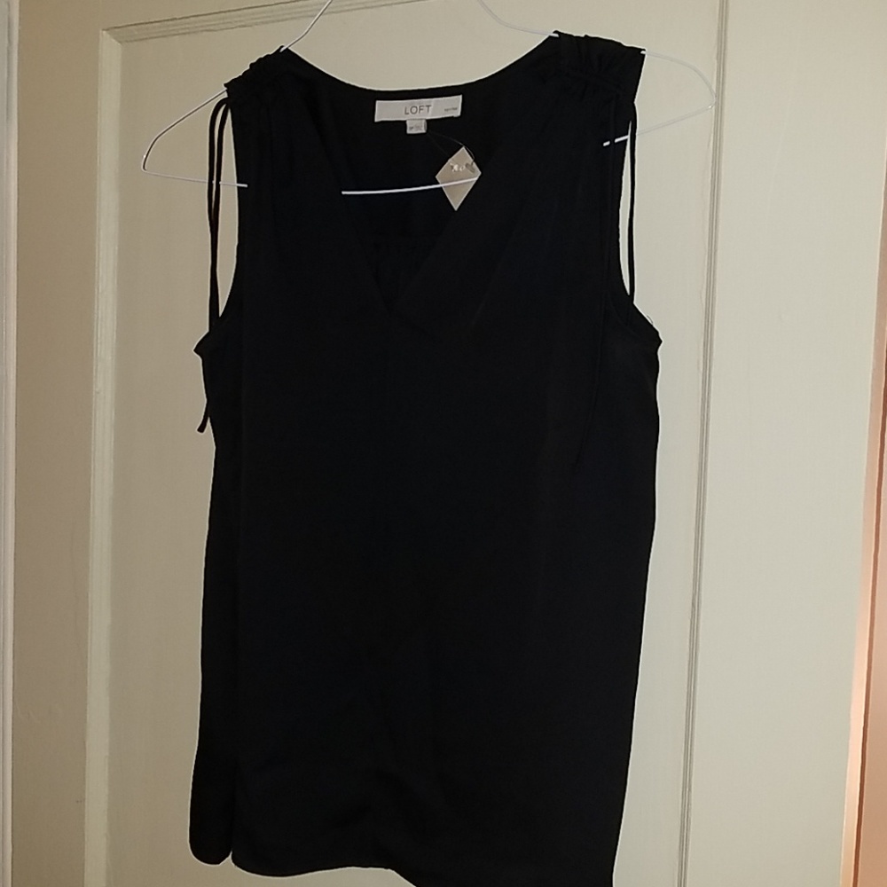 Ann Taylor loft v-neck shell tie shoulder
